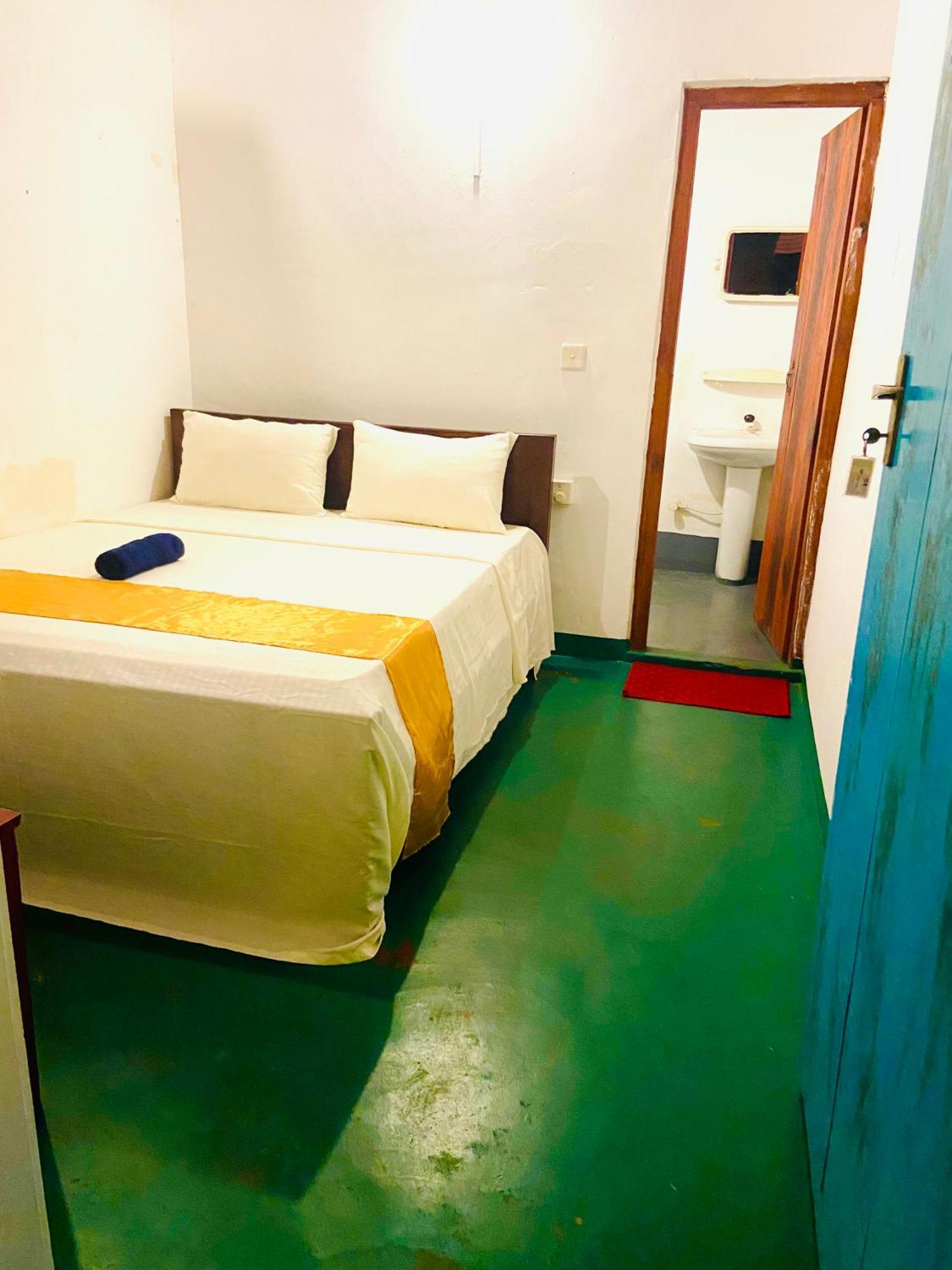 Marina Way Hotel Аругам Экстерьер фото